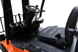 Электропогрузчики Noblelift FE4P40Q, FE4P45Q, FE4P50Q, FE4P50QL купить. Купить четырехопорный электрический погрузчик Noblelift FE4P40-50Q(L) серии г/п 4 т, 4.5 т, 5 тонн. Для интенсивных работ, АС двигатели, внешнее з/у, Li-Ion батарея 76,8В/412Ачас