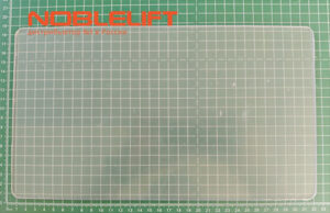 534744520037 - верхняя защитная прозрачная пластина на мачту электроштабелеров Noblelift PS12L, PS16L, PS20L, PS12N, PS16N, PS20N, PS16DN, PS12DL, PS16NW, PS20NW. Вес 0,5 кг.