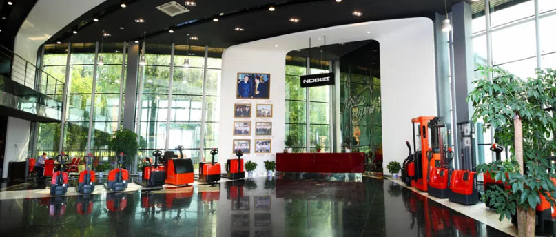 История бренда электрической складской техники Noblelift История бренда электрической складской техники Noblelift